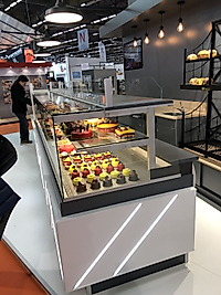 Cam vitrinli pasta dolaplari